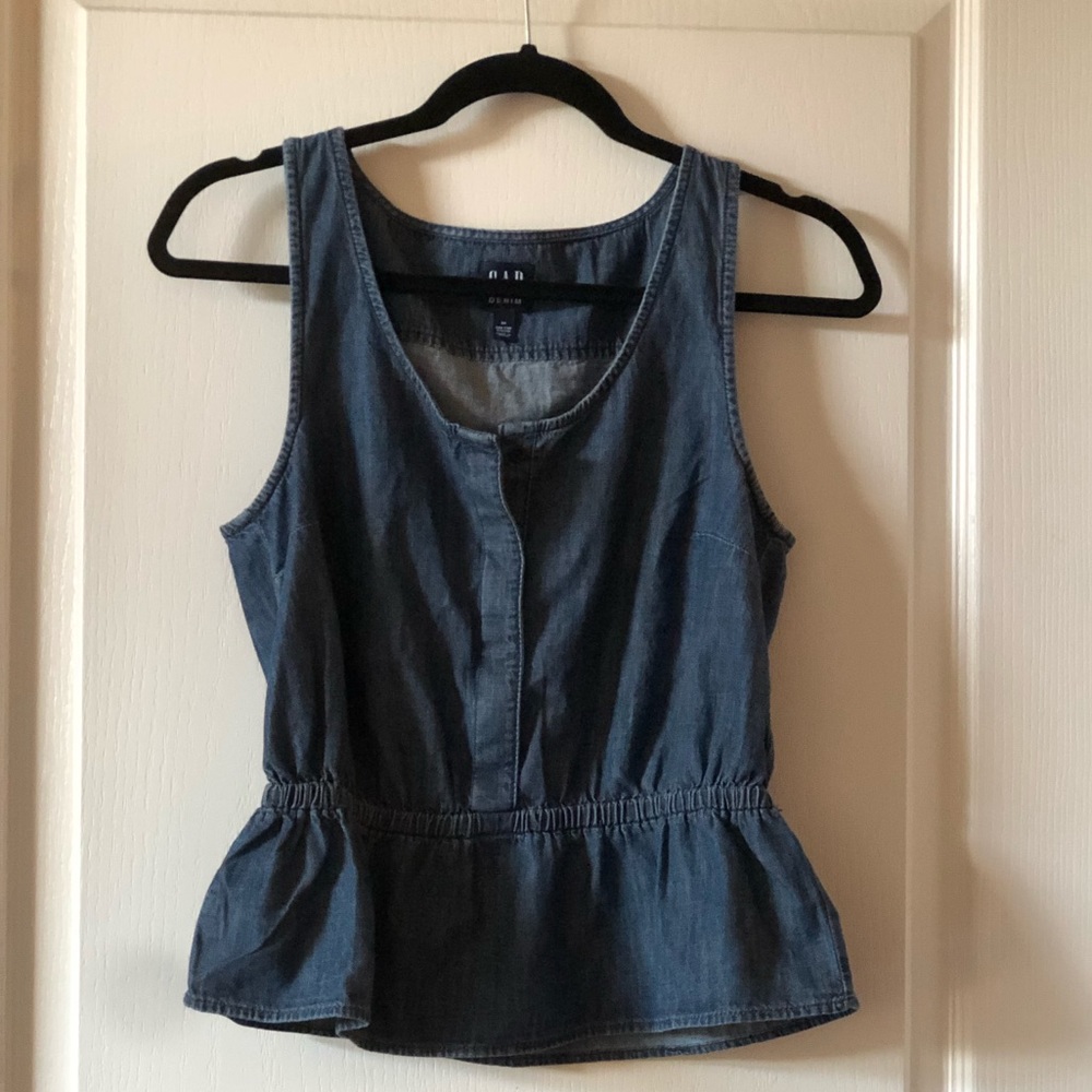Women’s Gap XS Denim Sleevless Shirt